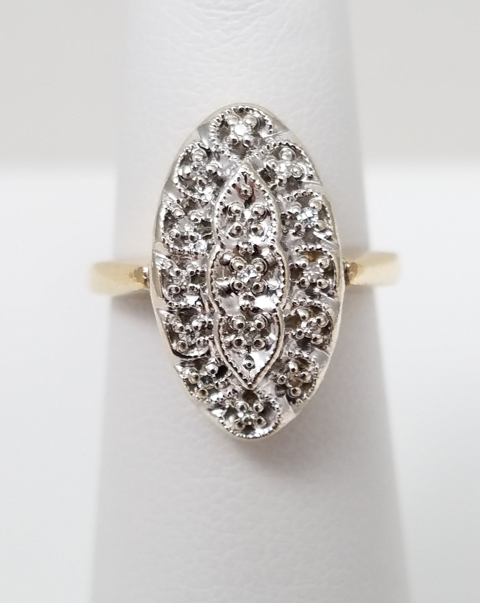Frilly Vintage 14k Yellow Gold Natural Diamond Ring