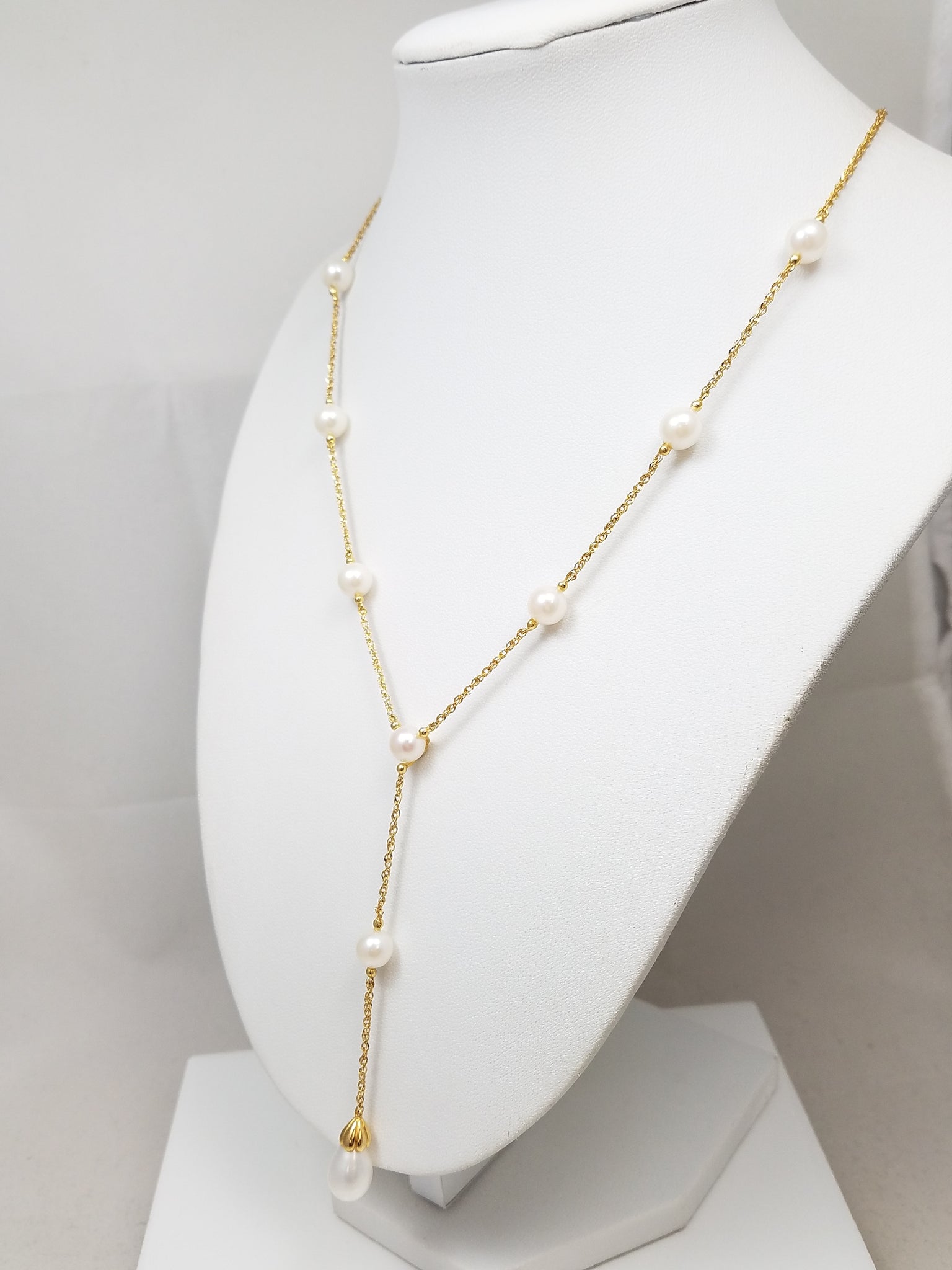 14k Yellow Gold Dangling Cultured Pearl Station Necklace