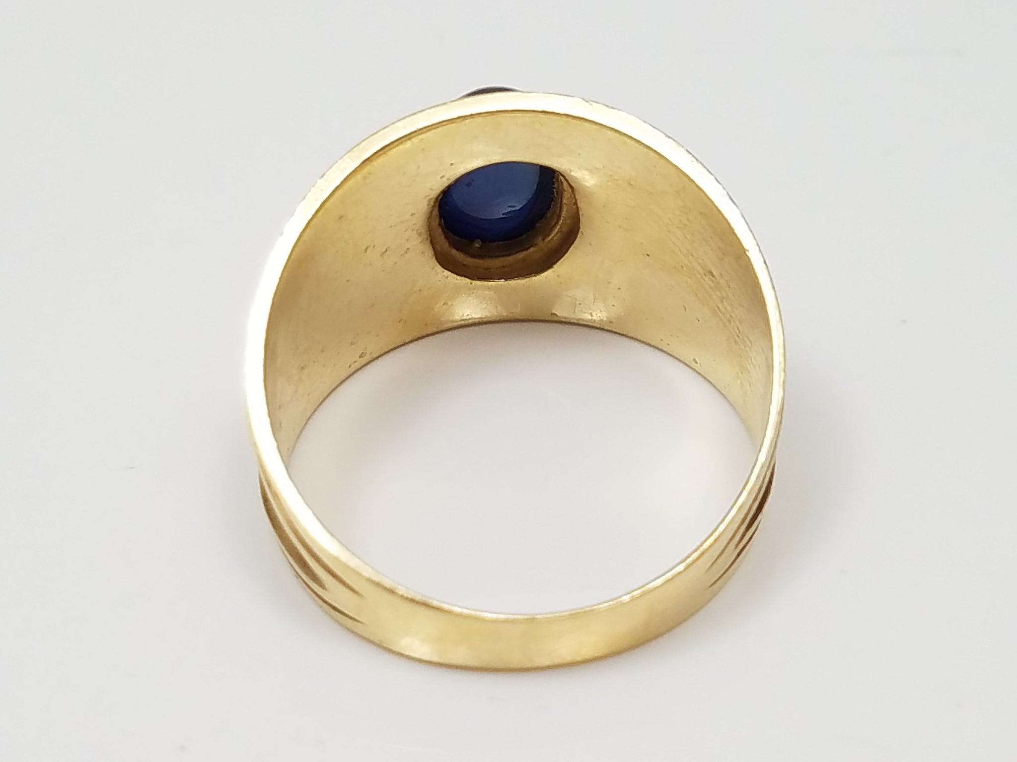 14k Yellow Gold Natural Sapphire Cabochon Ring