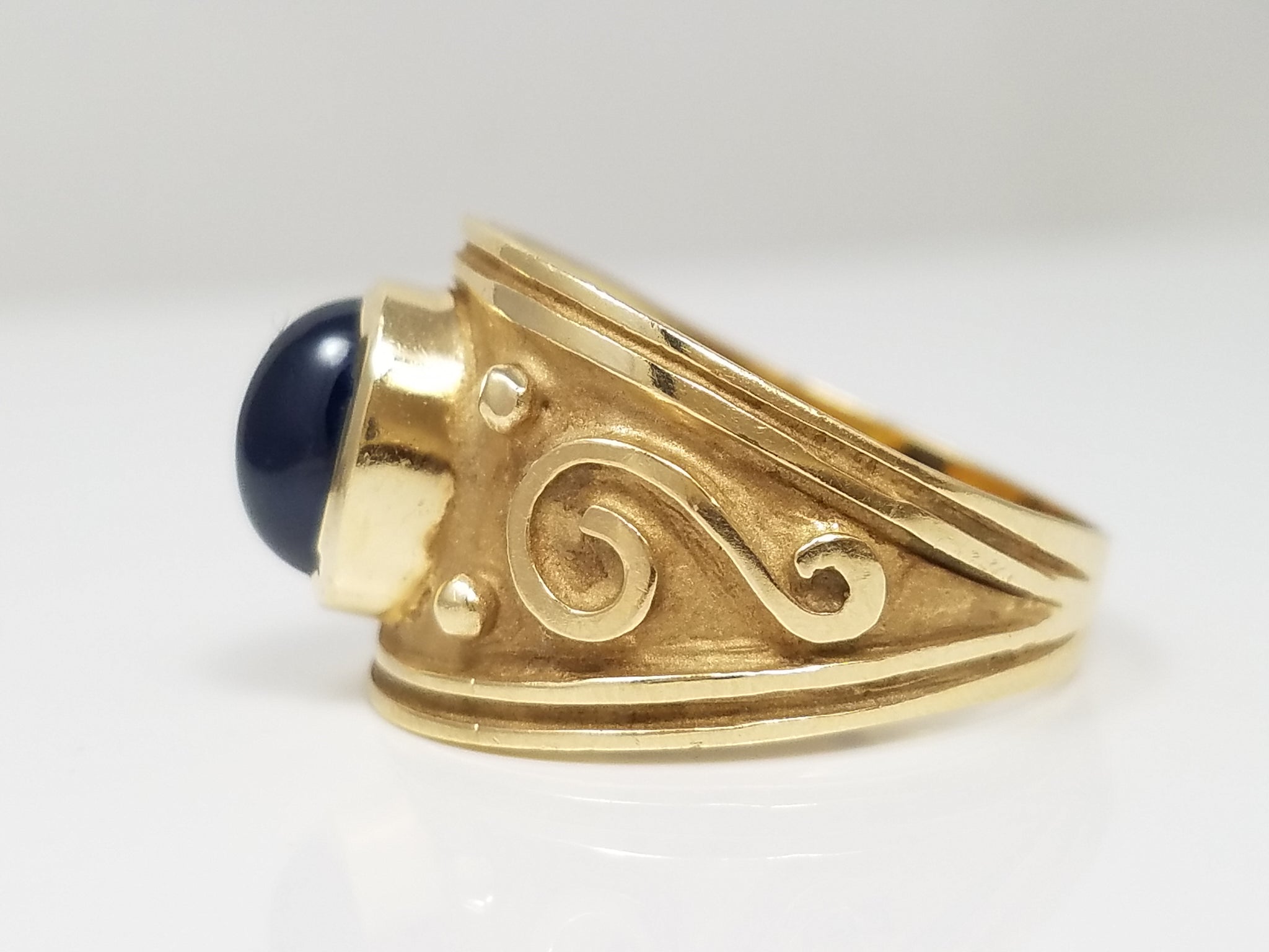 14k Yellow Gold Natural Sapphire Cabochon Ring