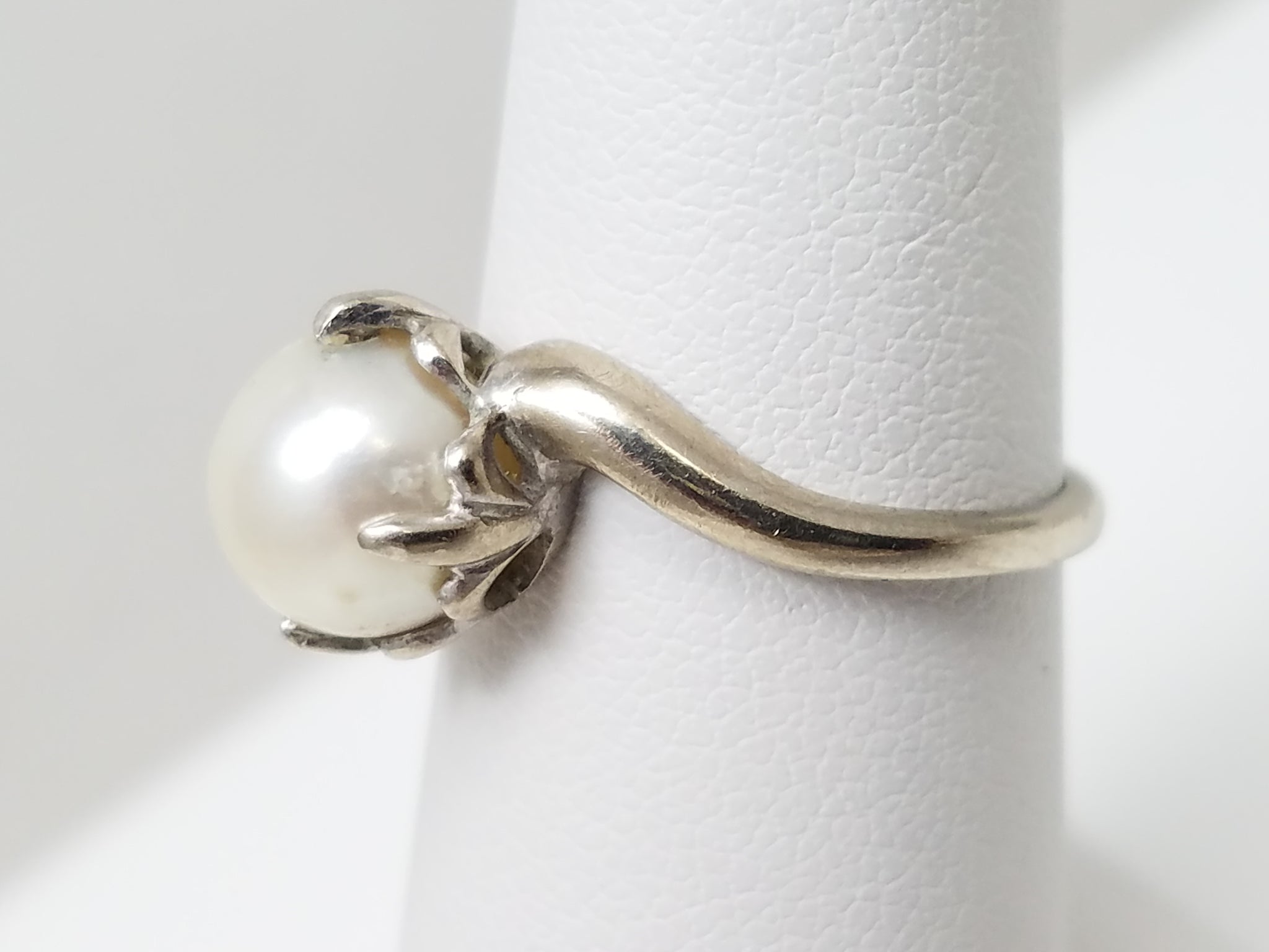 Vintage 10k White Gold Cultured Pearl Ring