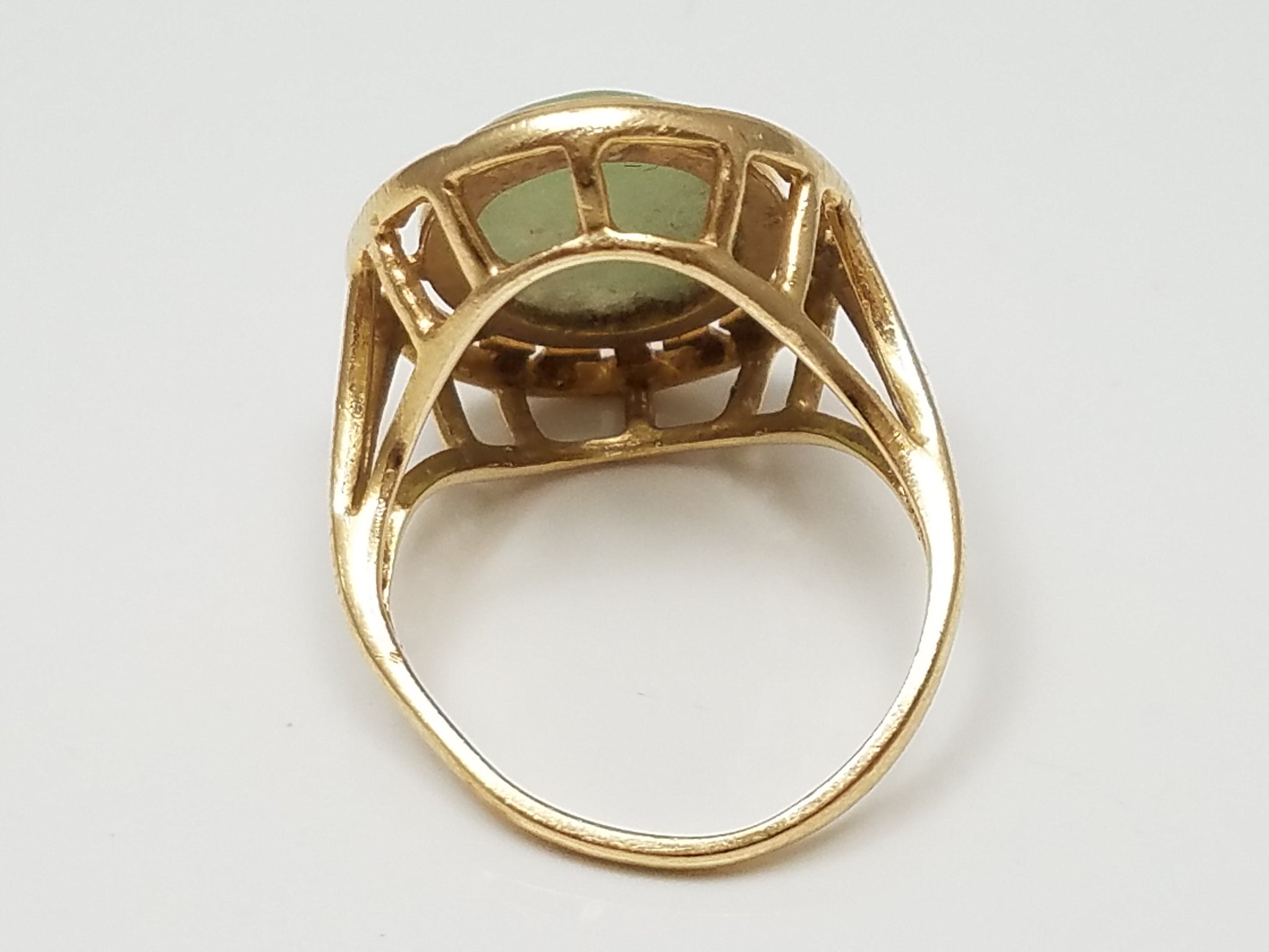 Soothing 14k Yellow Gold Natural Jade Ring