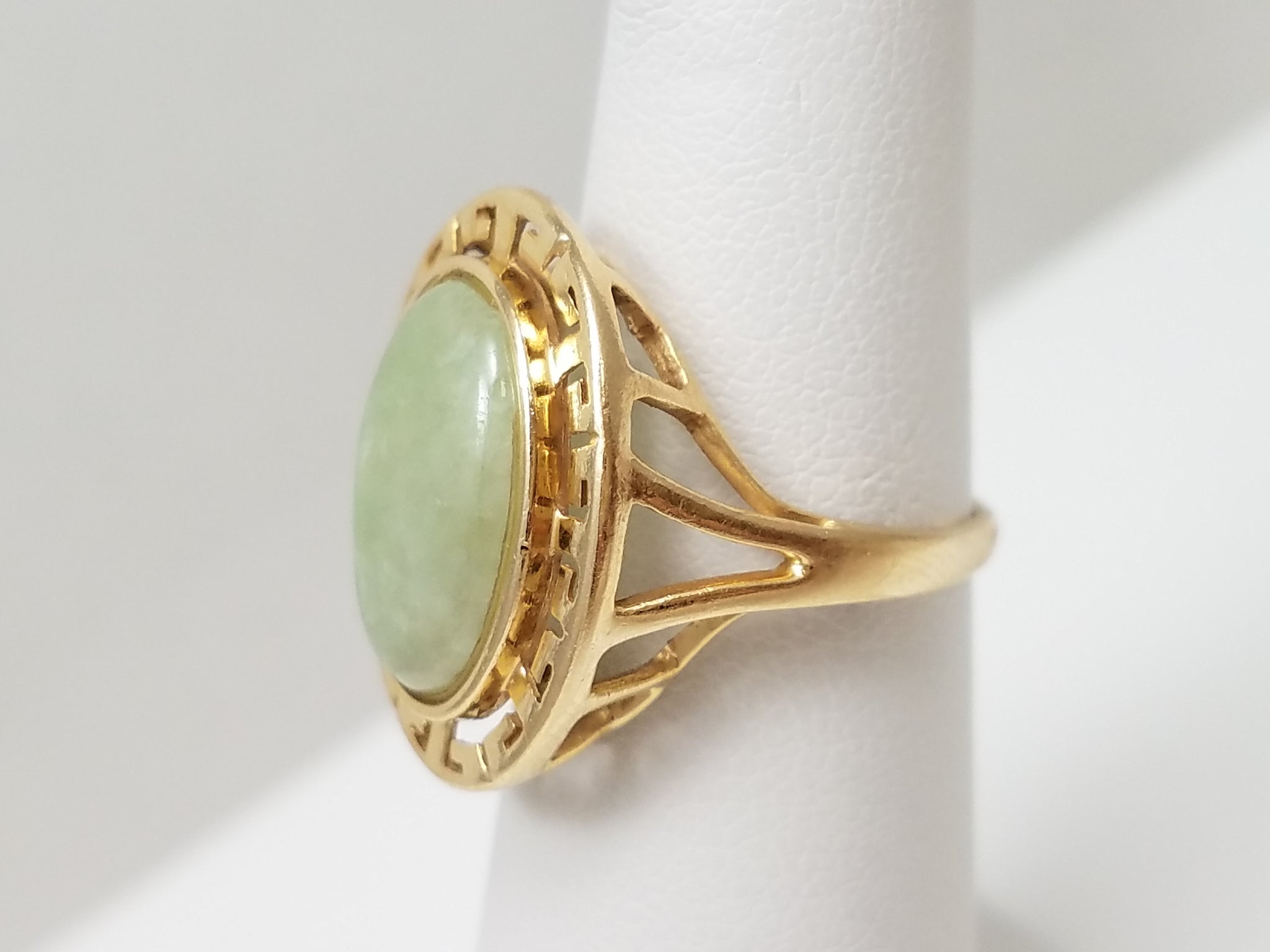 Soothing 14k Yellow Gold Natural Jade Ring
