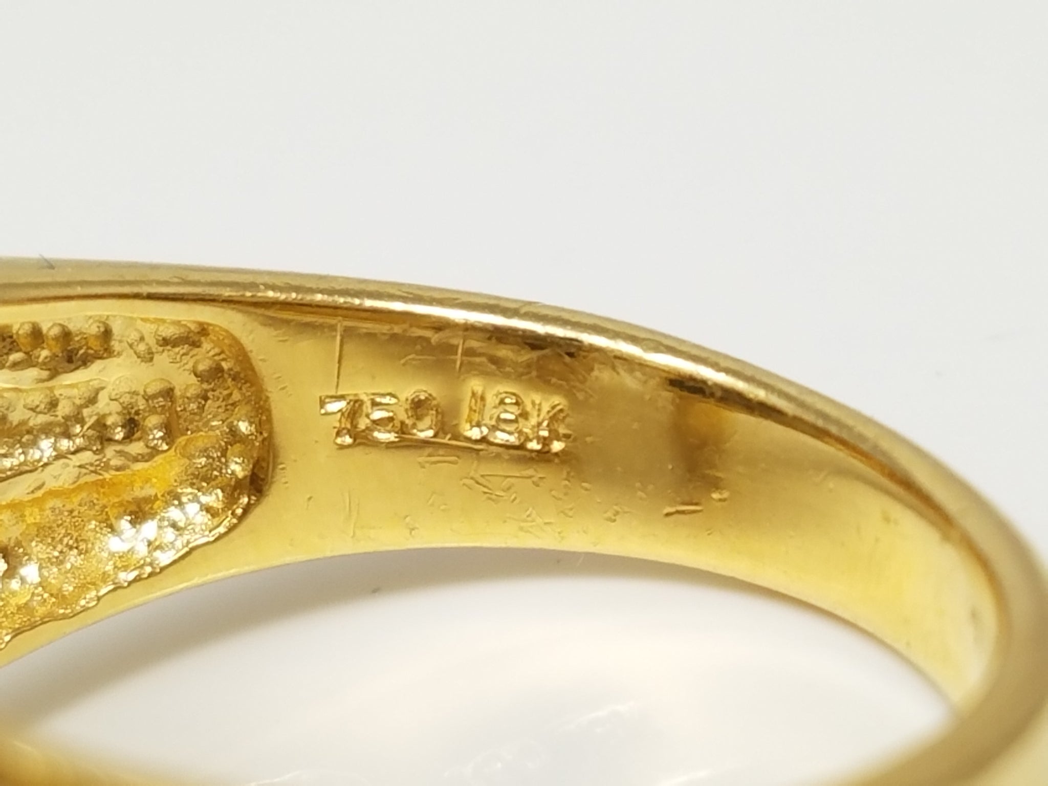 Exquisite 18k Yellow Gold Natural Diamond Engagement Ring