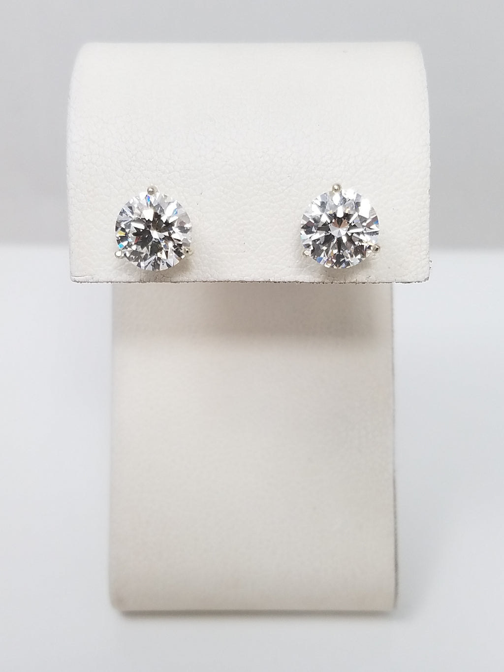 New! Glamorous 14k White Gold 3.18ctw IGI Certified Lab Grown Diamond Solitaire Earrings