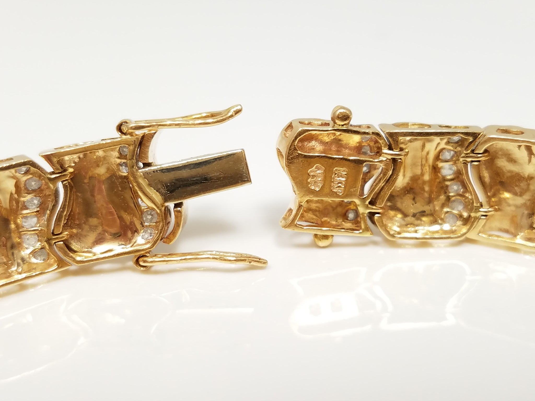 Gleaming 7.5" 14k Two Tone Gold 1ctw Natural Diamond Bracelet