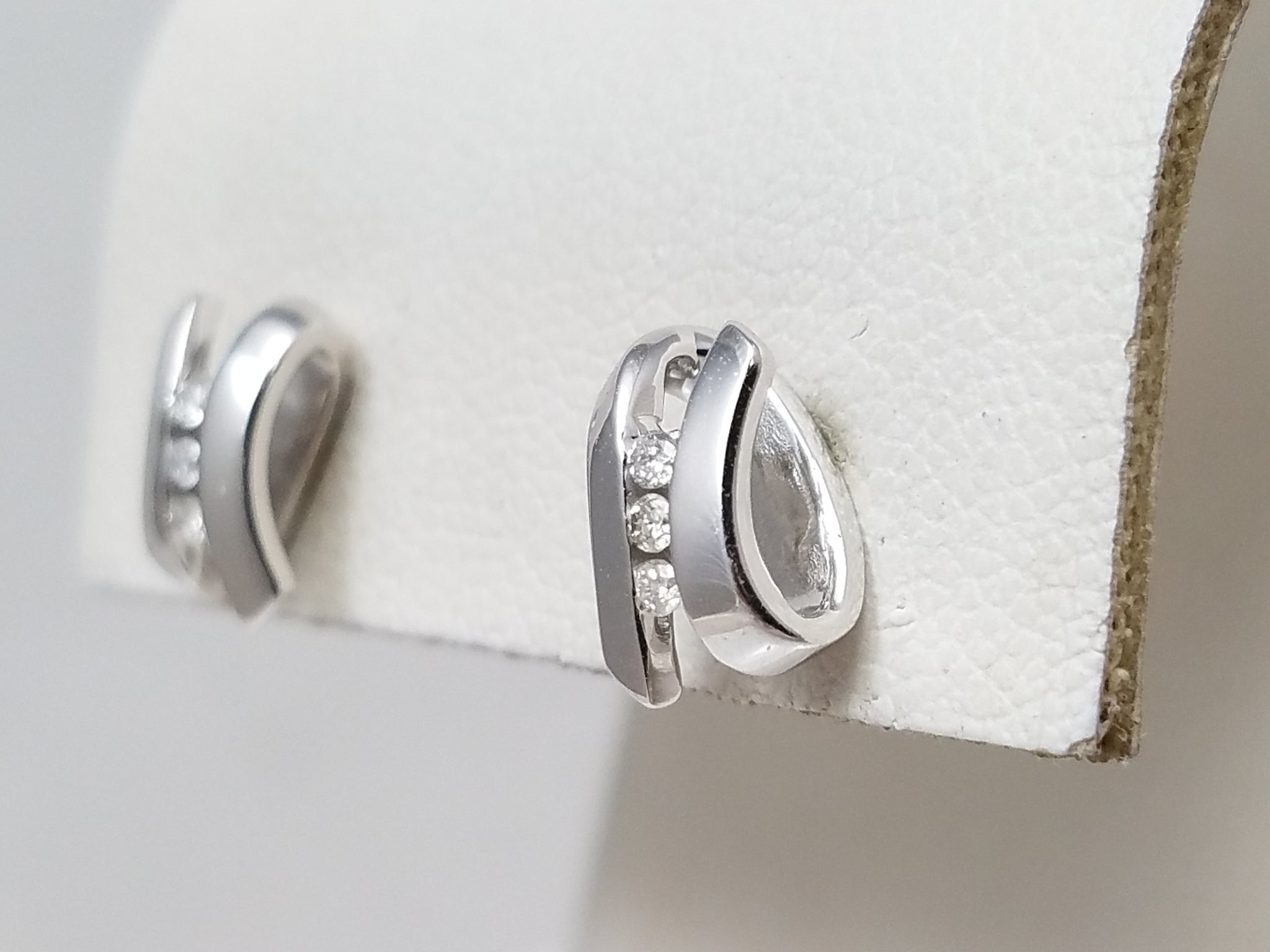 Dainty 14k White Gold Natural Diamond Stud Earrings