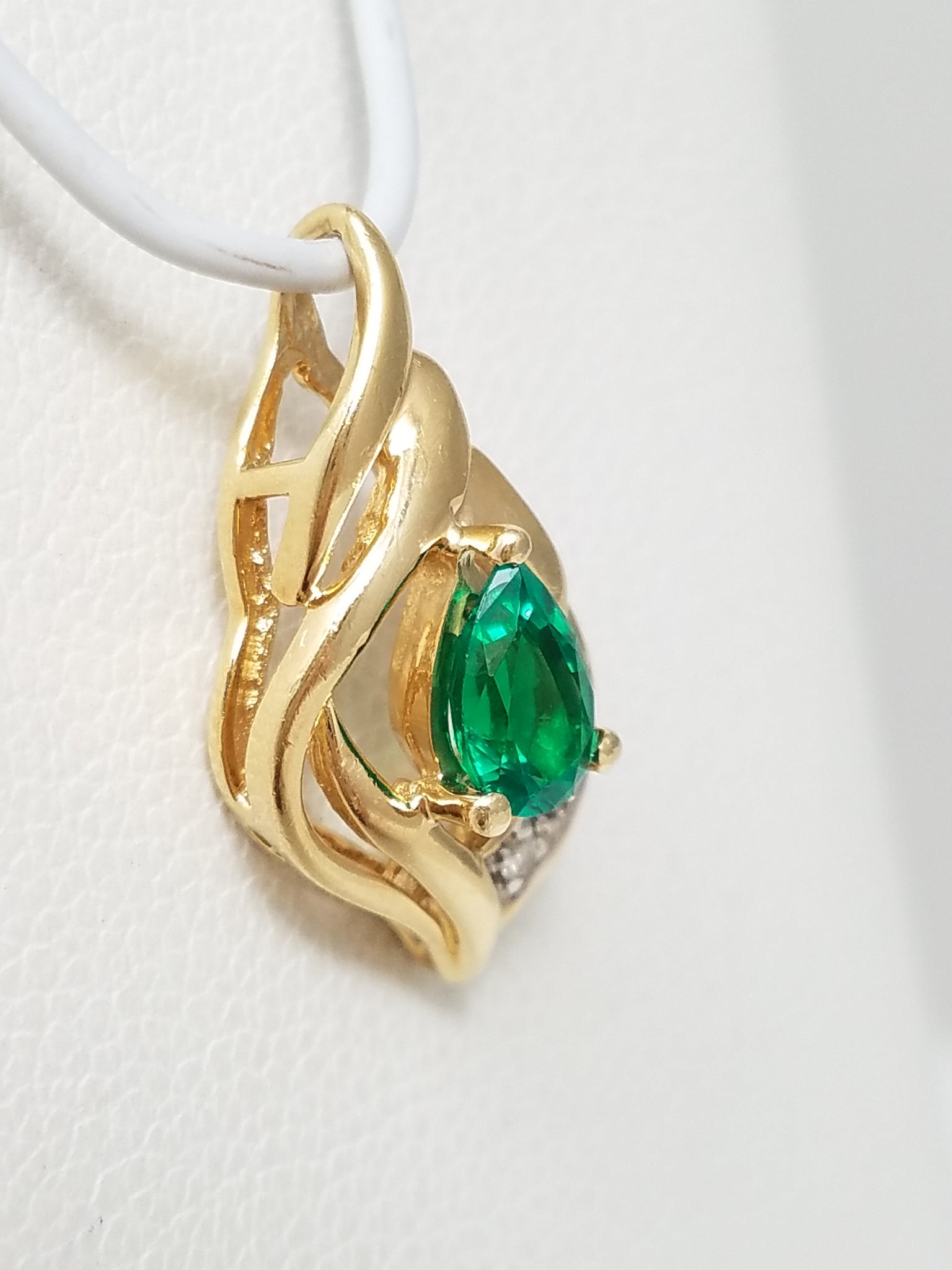 Elegant 14k Yellow Gold Lab Created Emerald Natural Diamond Pendant