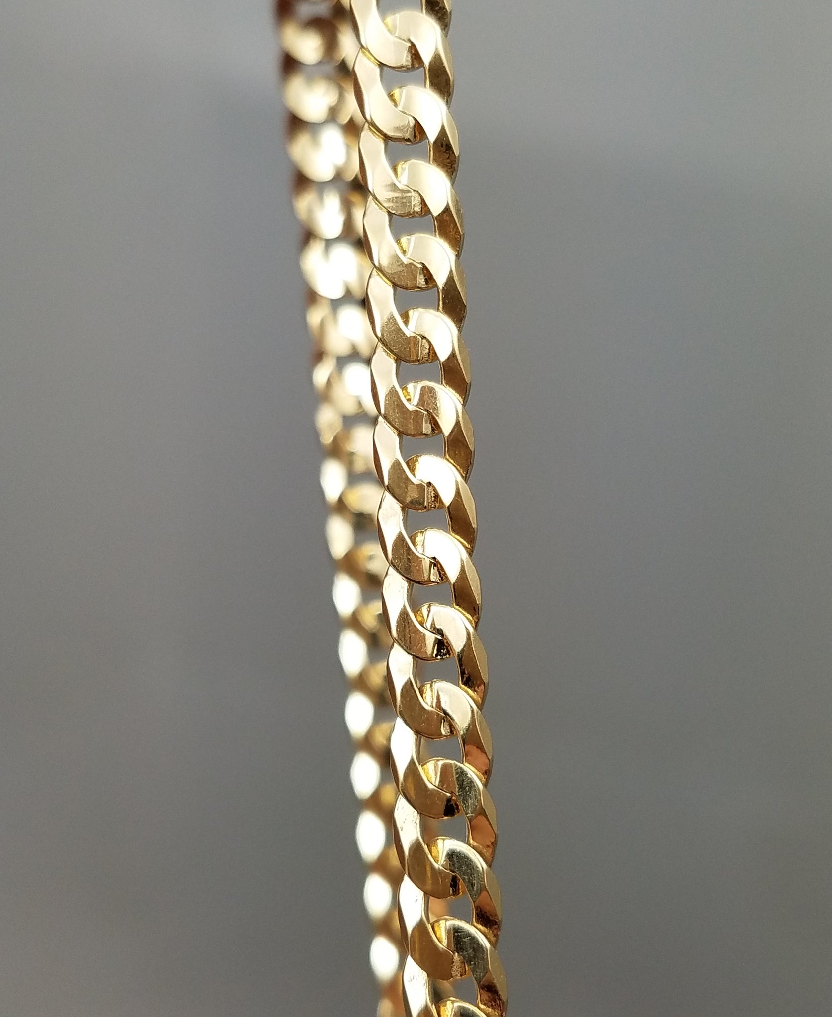 Sporty Solid 8.25" 18k Yellow Gold Curb Link Bracelet