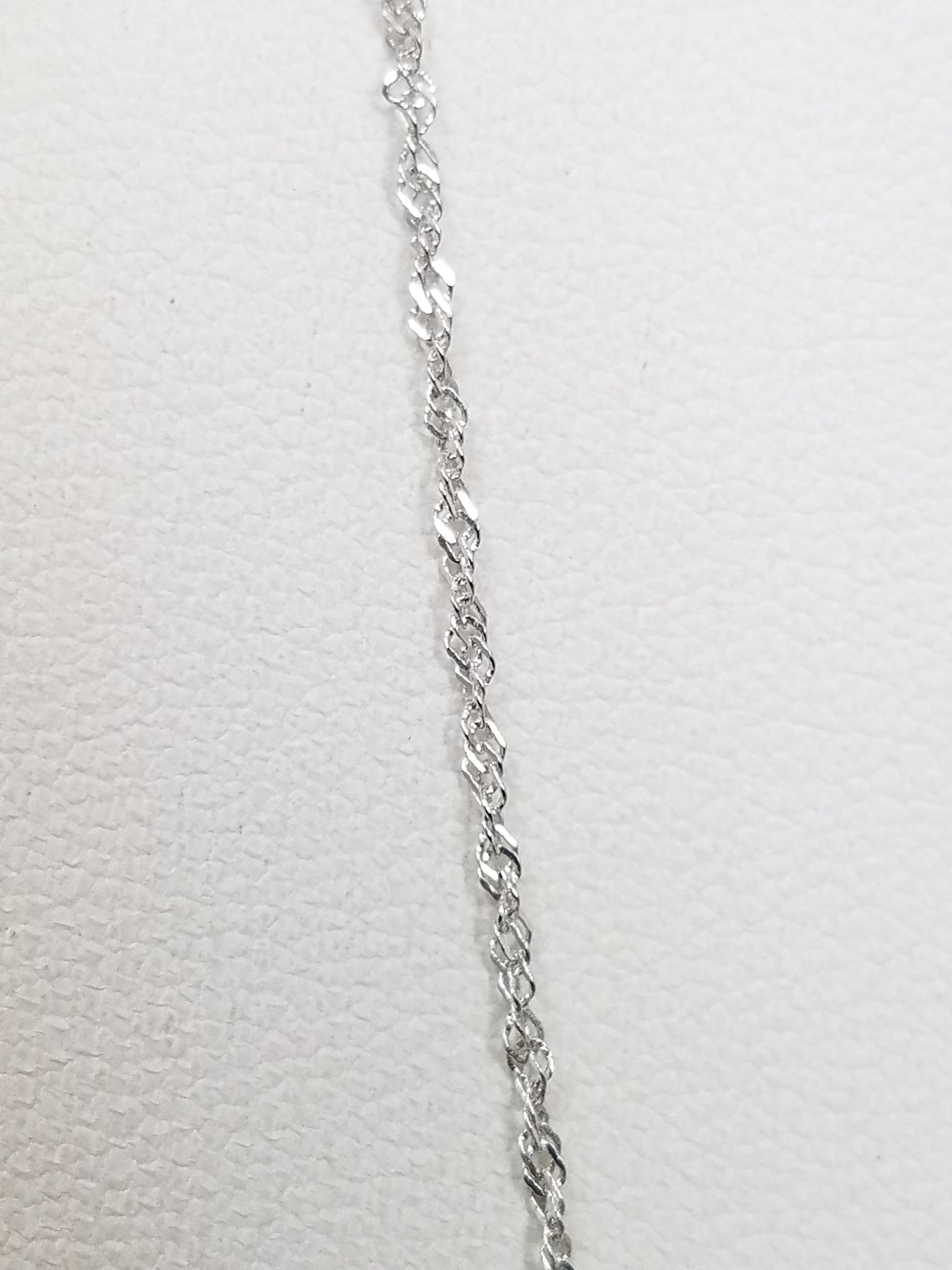 Gleaming 22" 14k White Gold Sparkly Twist Chain Necklace