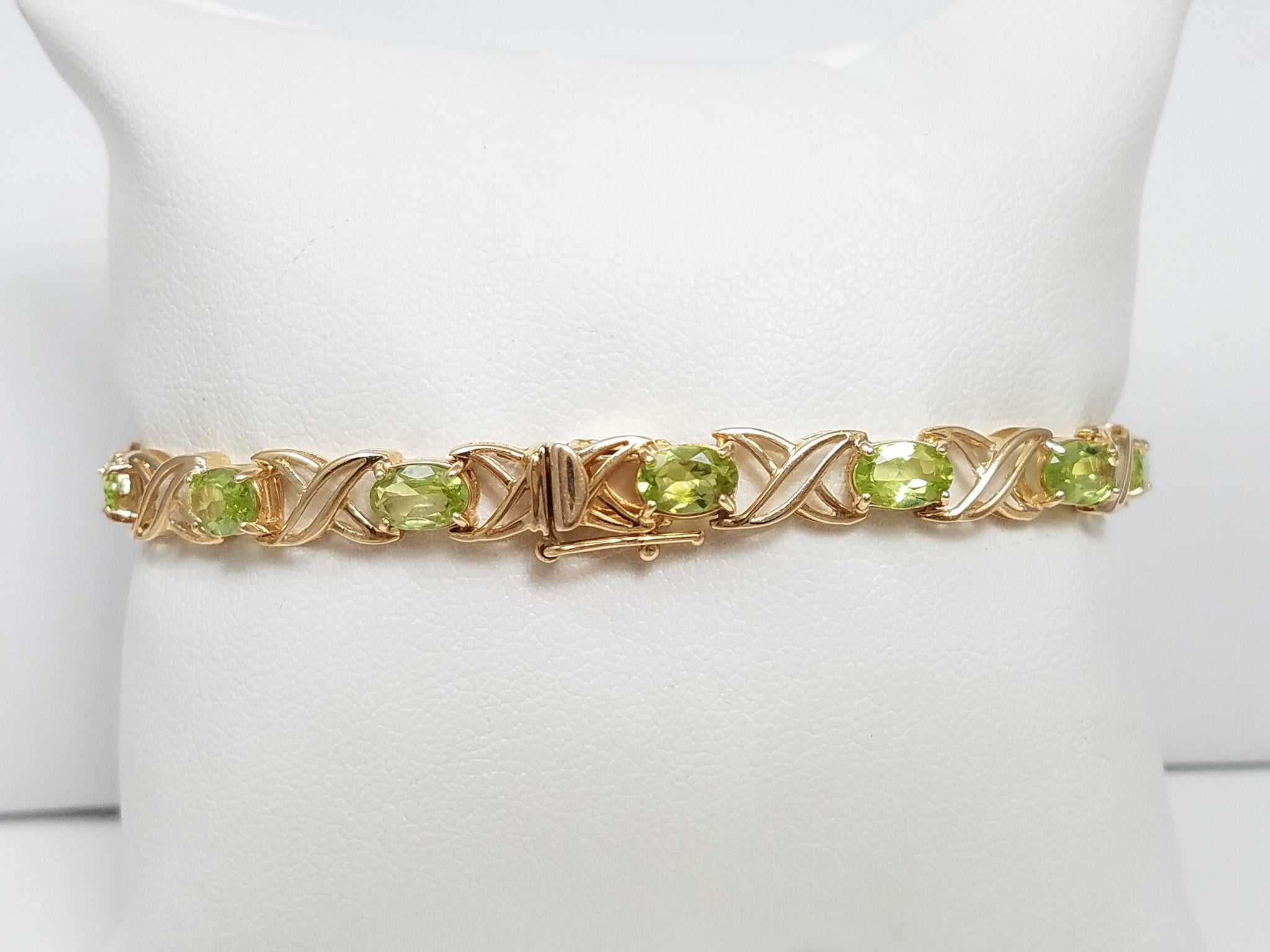 Sparkling Green 7" 10k Yellow Gold Natural Peridot Bracelet