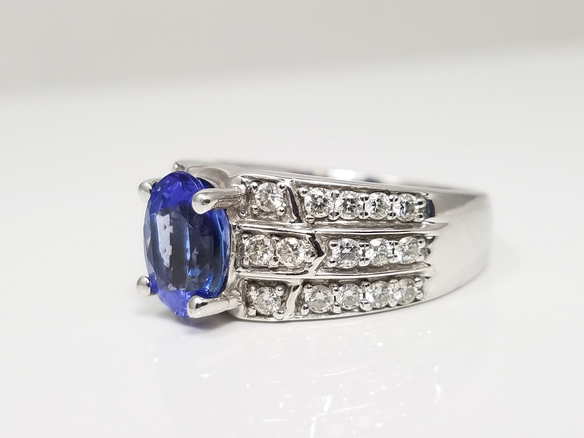$4,000 Retail Le Vian 14k White Gold Natural Tanzanite Diamond Ring