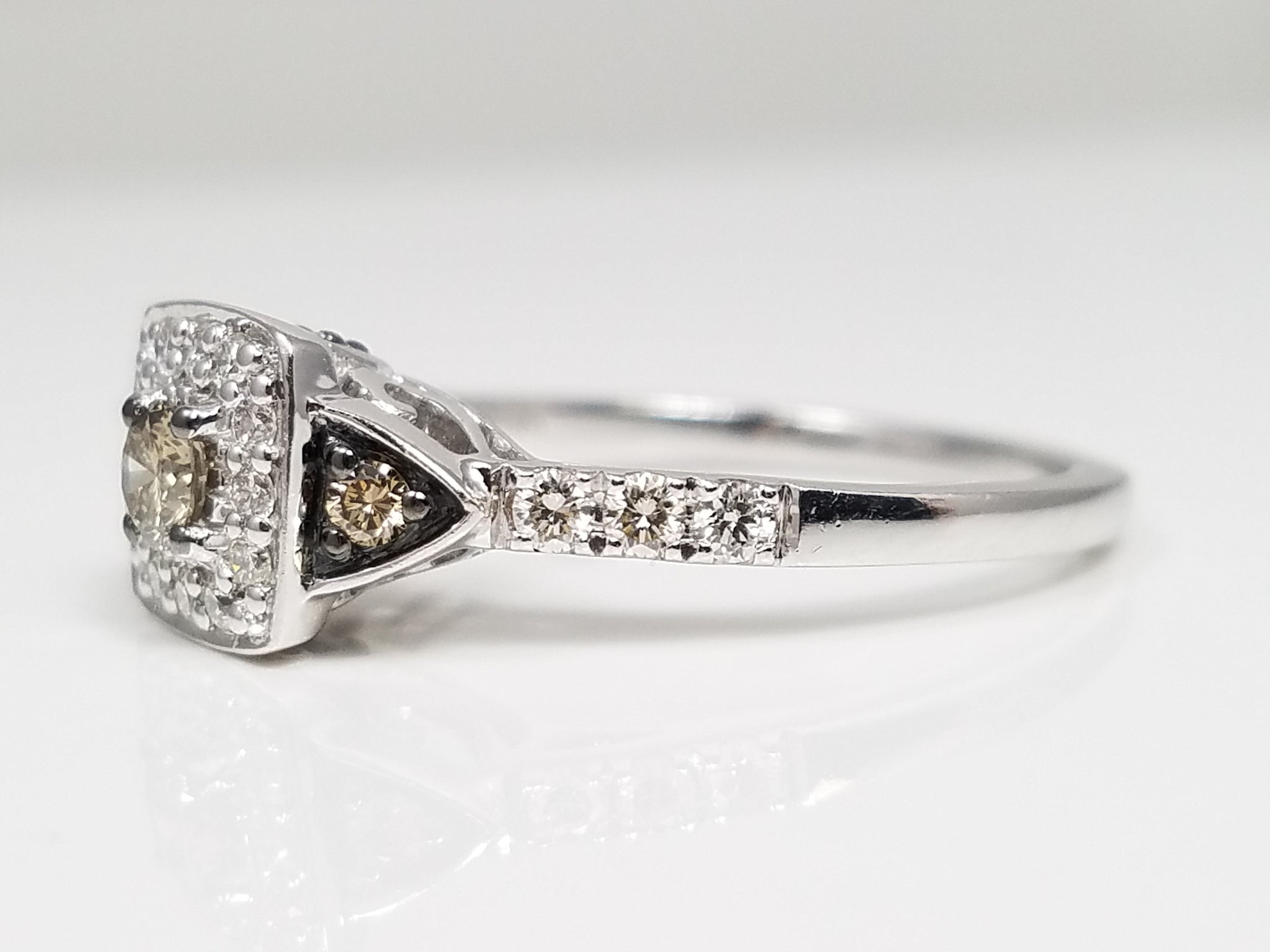 $1,500 Retail Le Vian Gleaming 14k White Gold Natural Diamond Engagement Ring