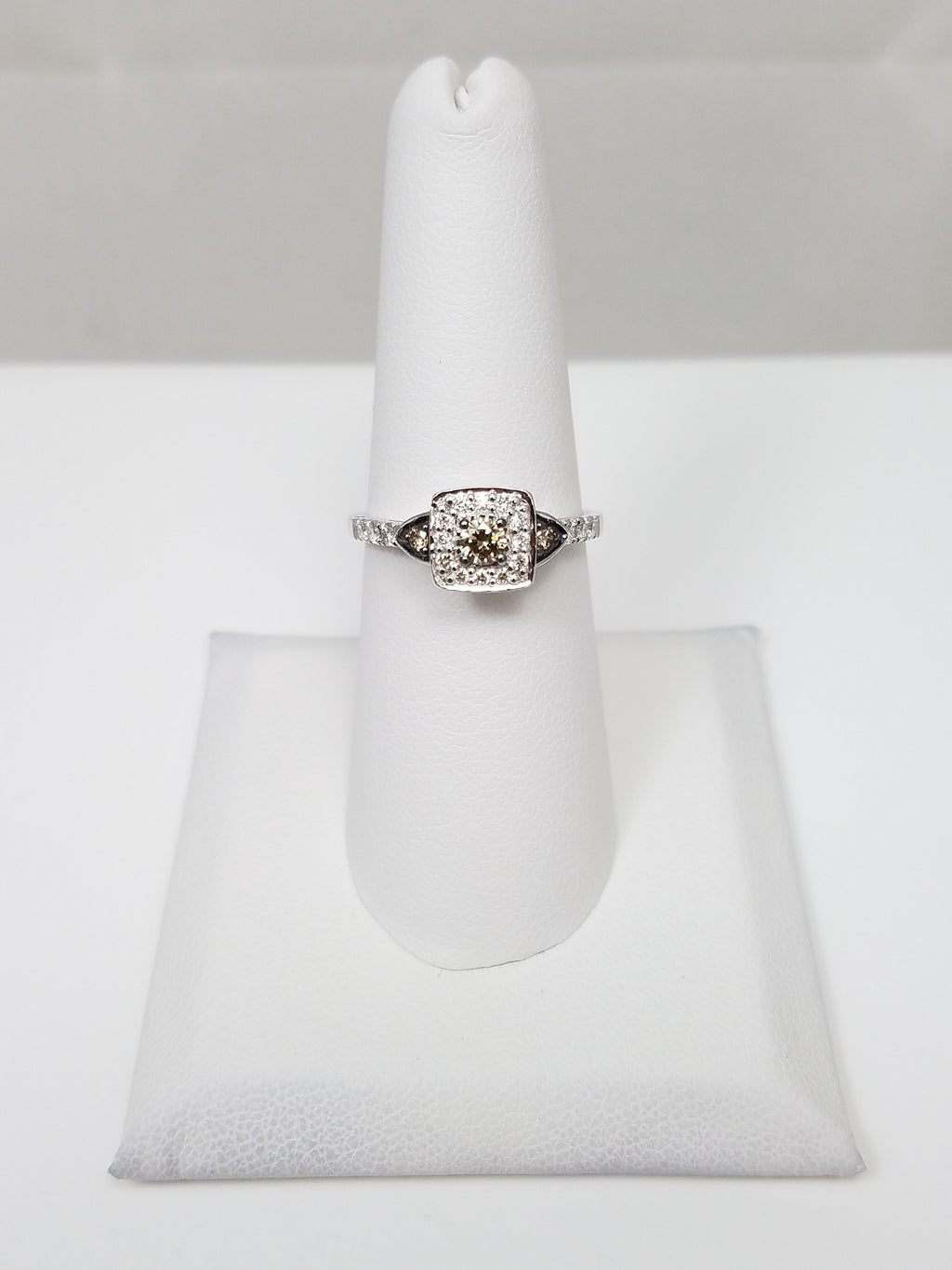 $1,500 Retail Le Vian Gleaming 14k White Gold Natural Diamond Engagement Ring