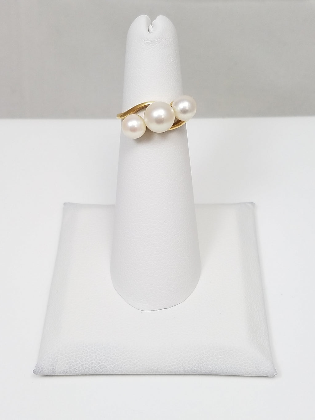 Vintage Mikimoto 18k Yellow Gold Cultured Pearl Ring
