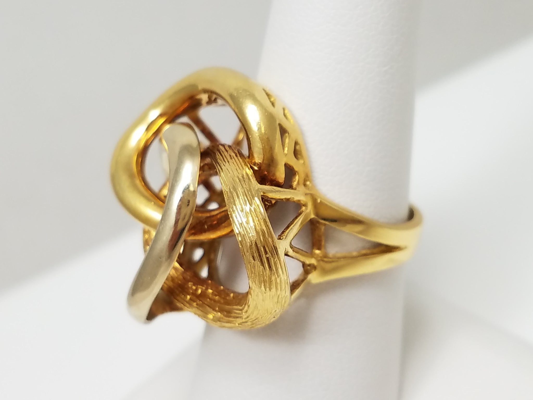 Extravagant 18k Two Tone Gold Freeform Ring