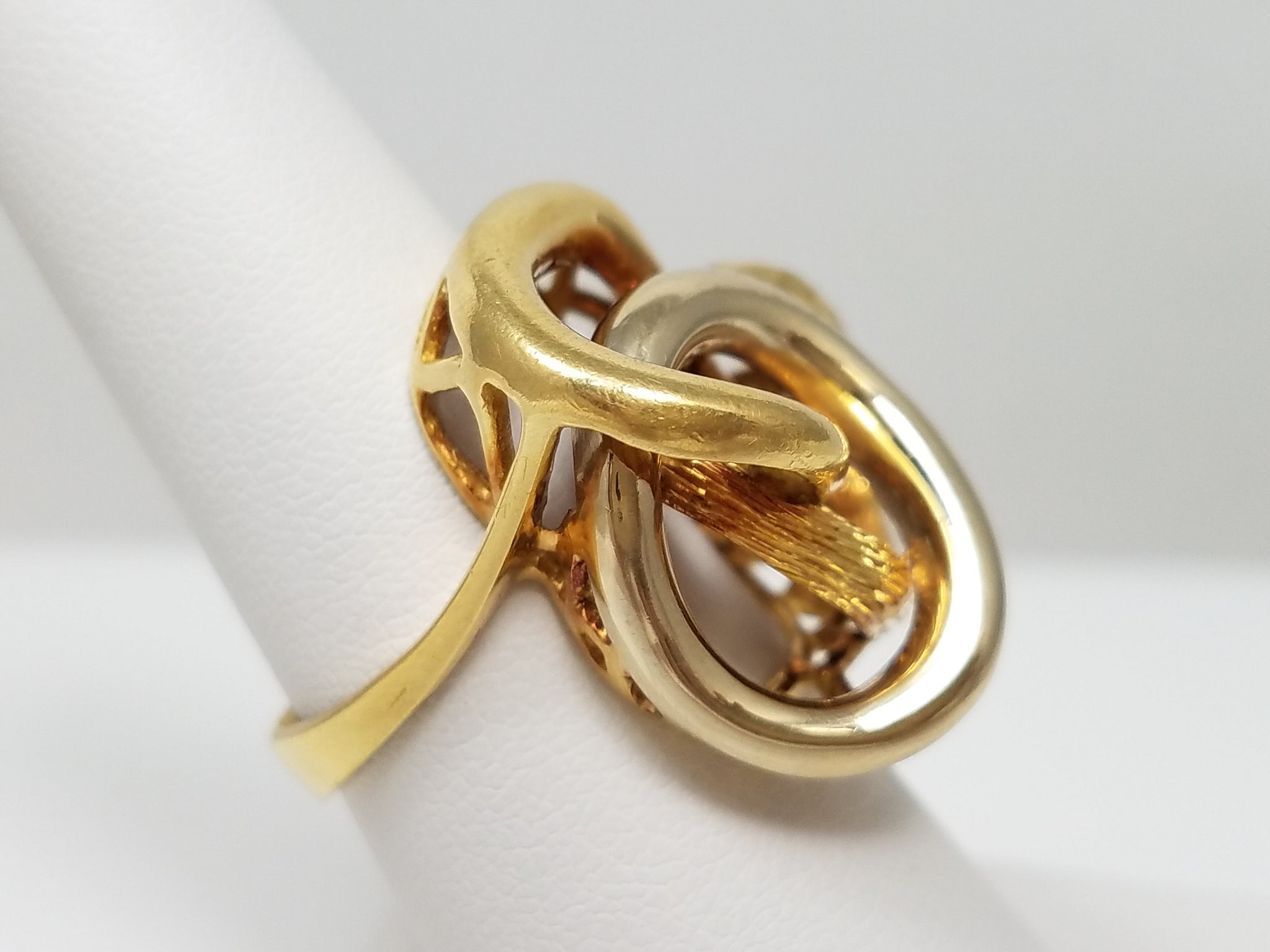 Extravagant 18k Two Tone Gold Freeform Ring