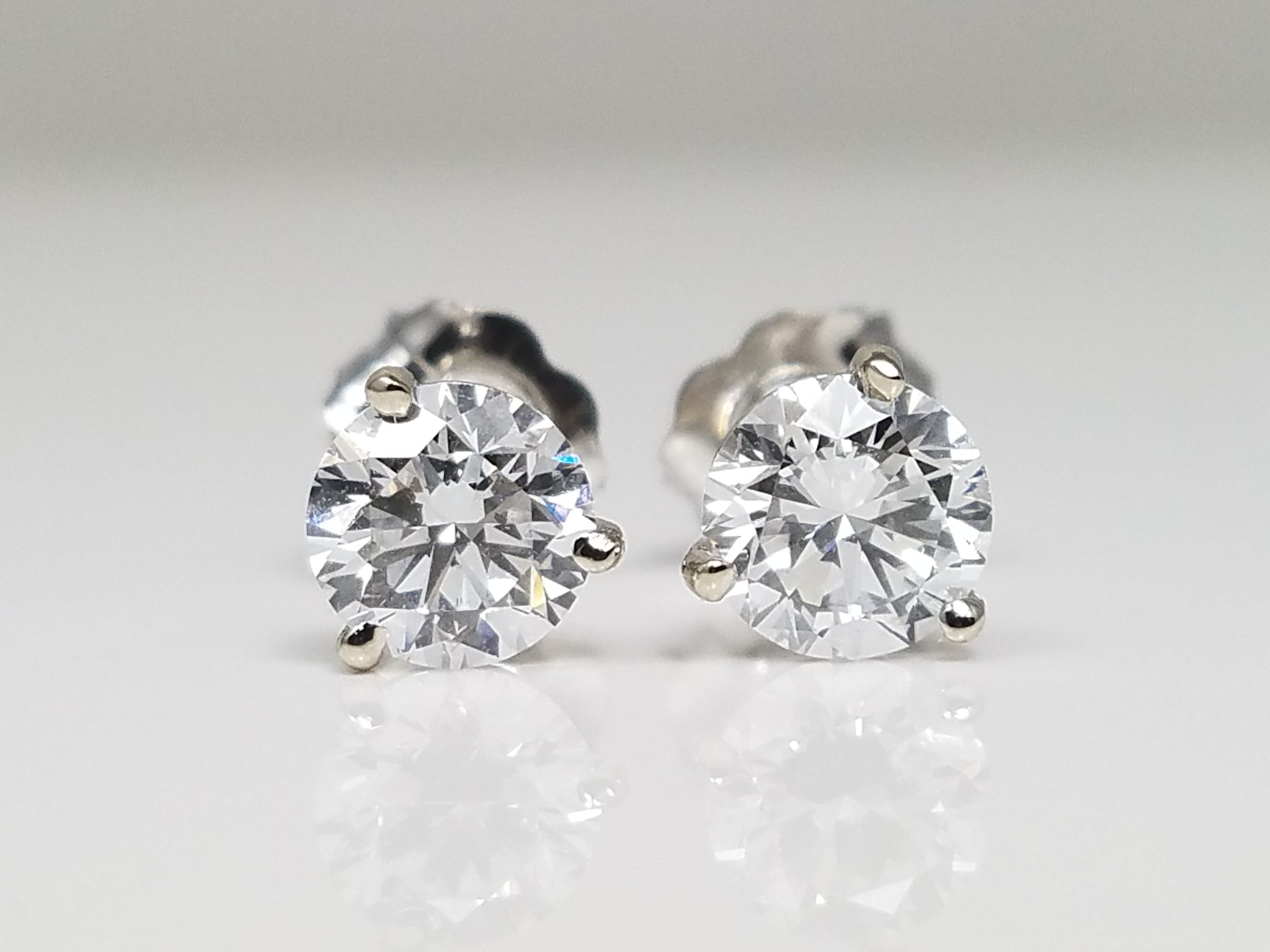 1.08ctw Lab Diamond 14k White Gold Stud Earrings