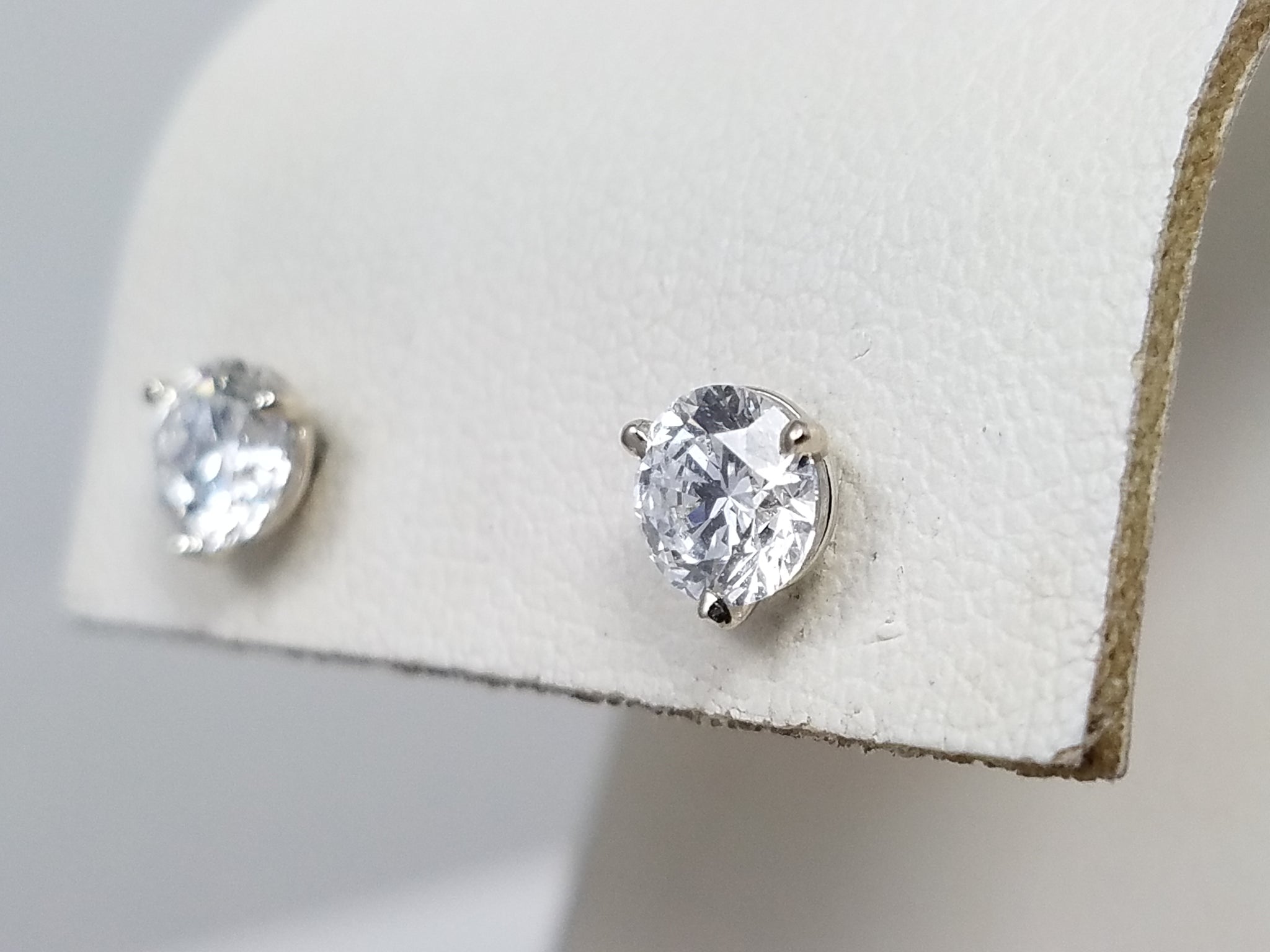 1.08ctw Lab Diamond 14k White Gold Stud Earrings