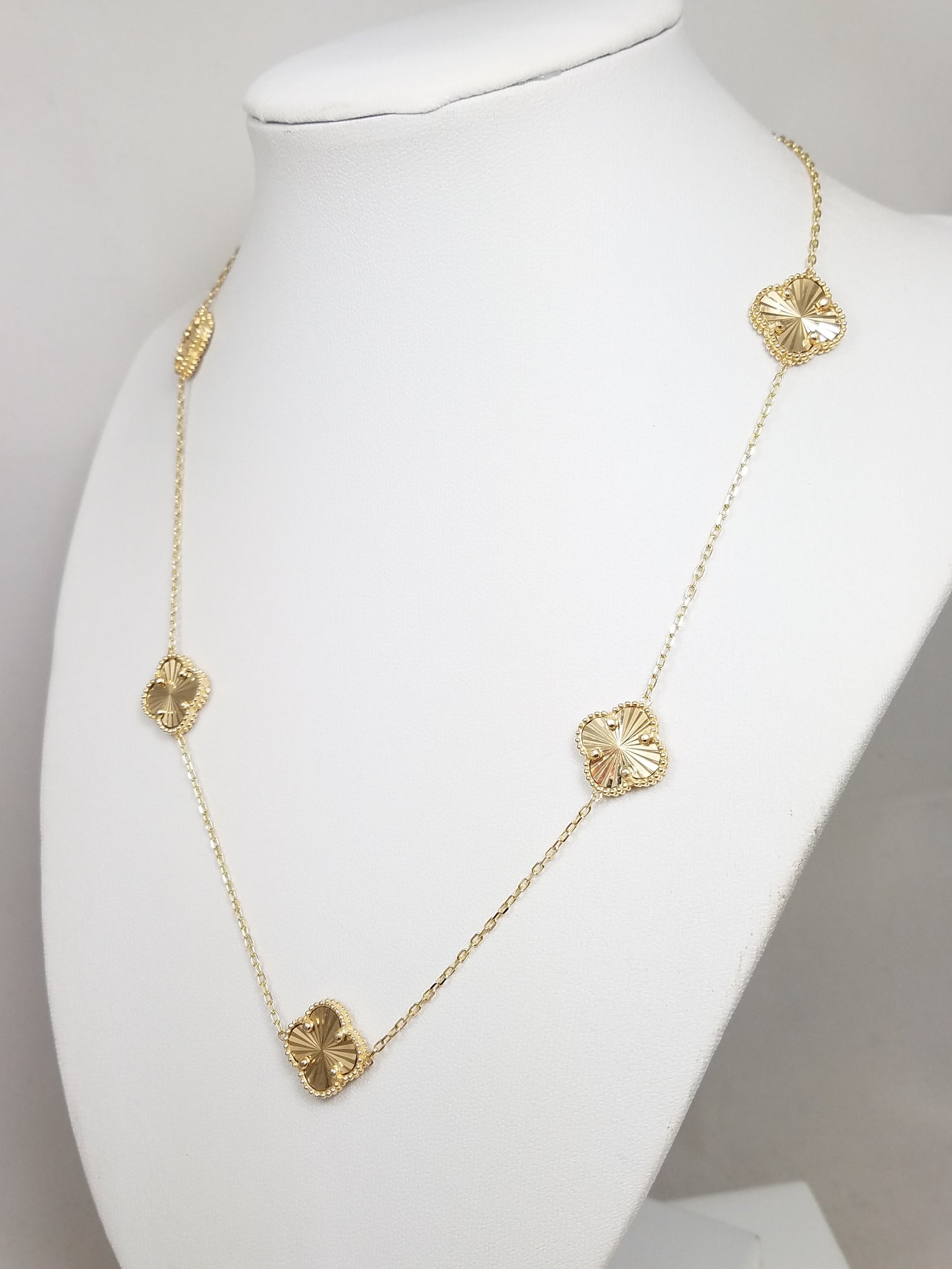 14k Yellow Gold 18" Clover Necklace
