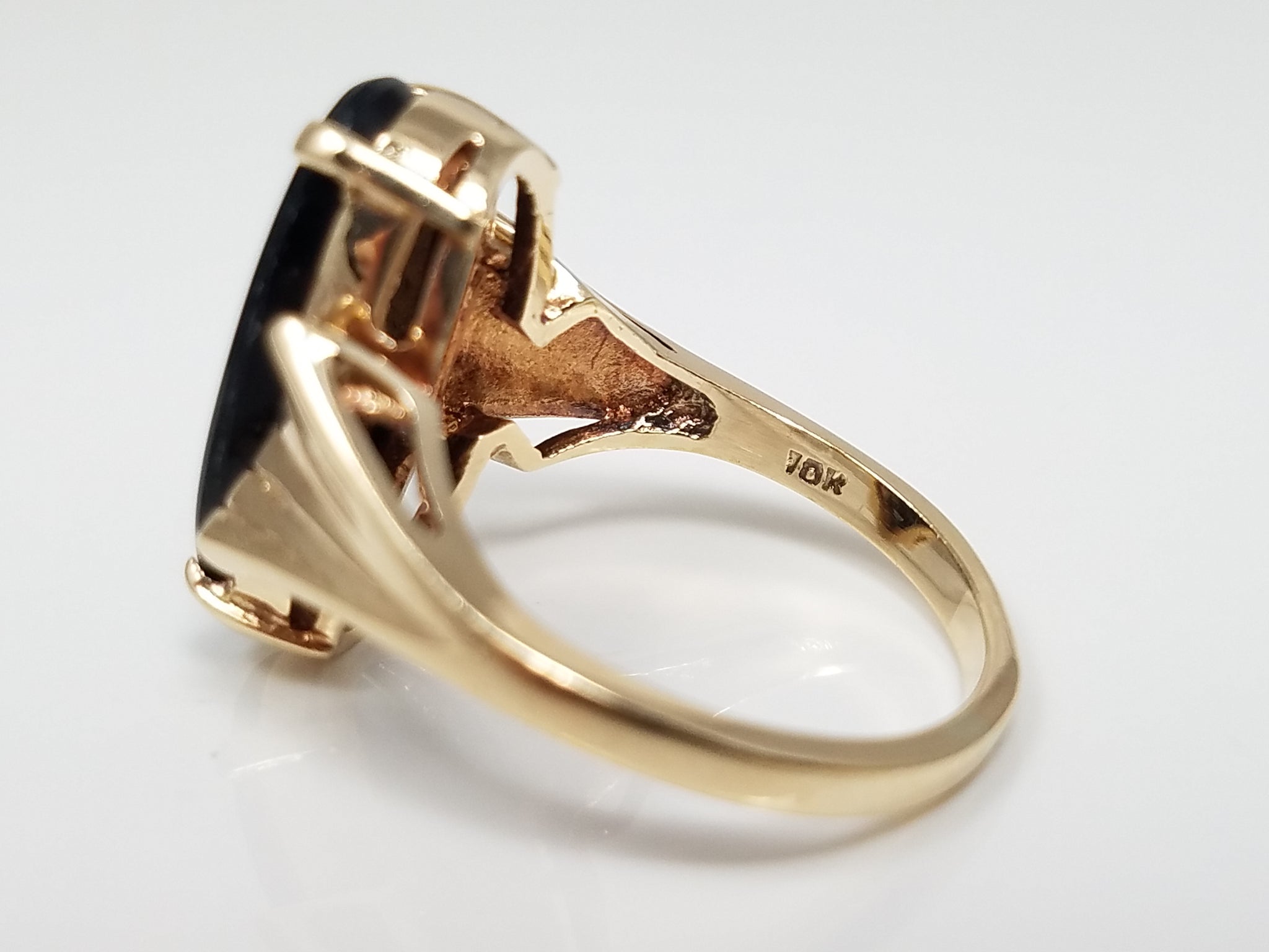 Vintage 10k Yellow Gold Black Onyx Ring