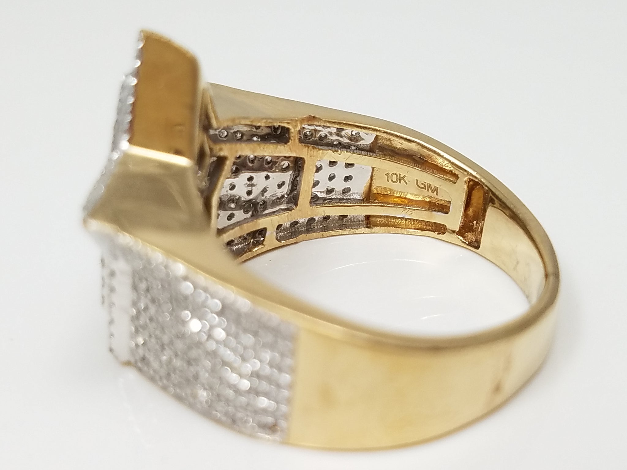 Shining Star! 10k Gold Natural Diamond Ring