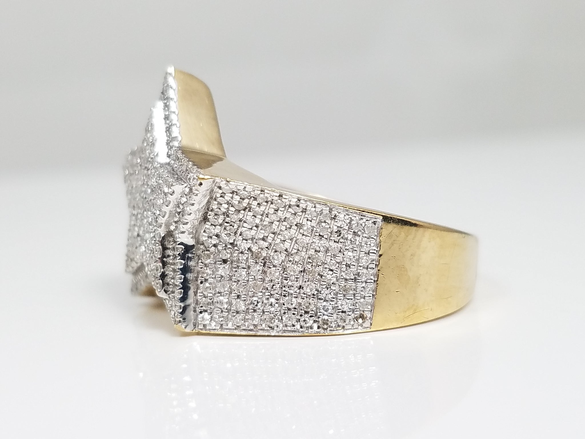 Shining Star! 10k Gold Natural Diamond Ring
