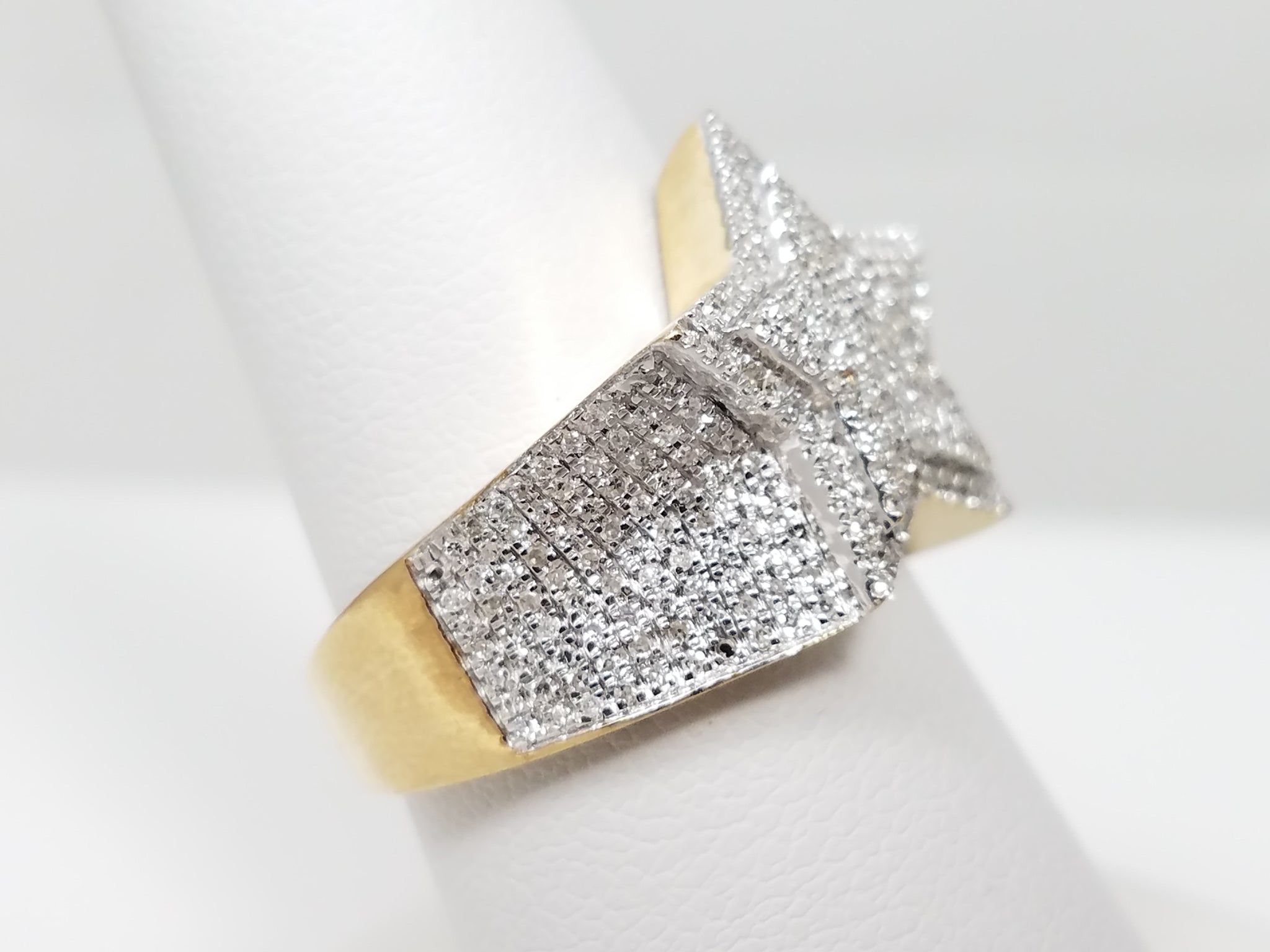 Shining Star! 10k Gold Natural Diamond Ring