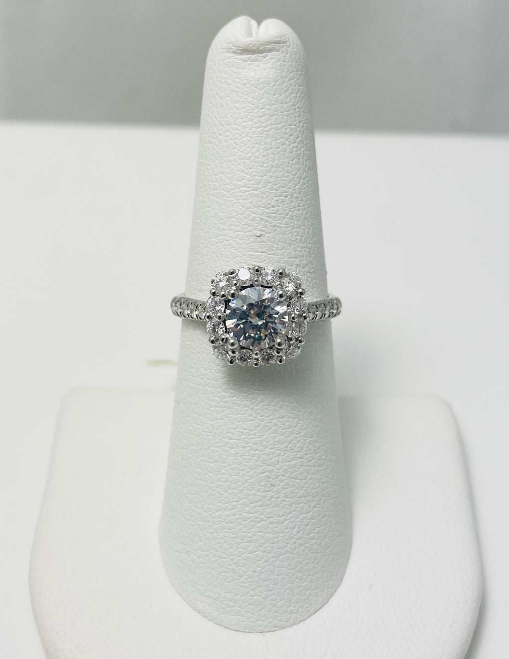 New! Distinctive 14k White Gold Natural Diamond Engagement Ring Mount