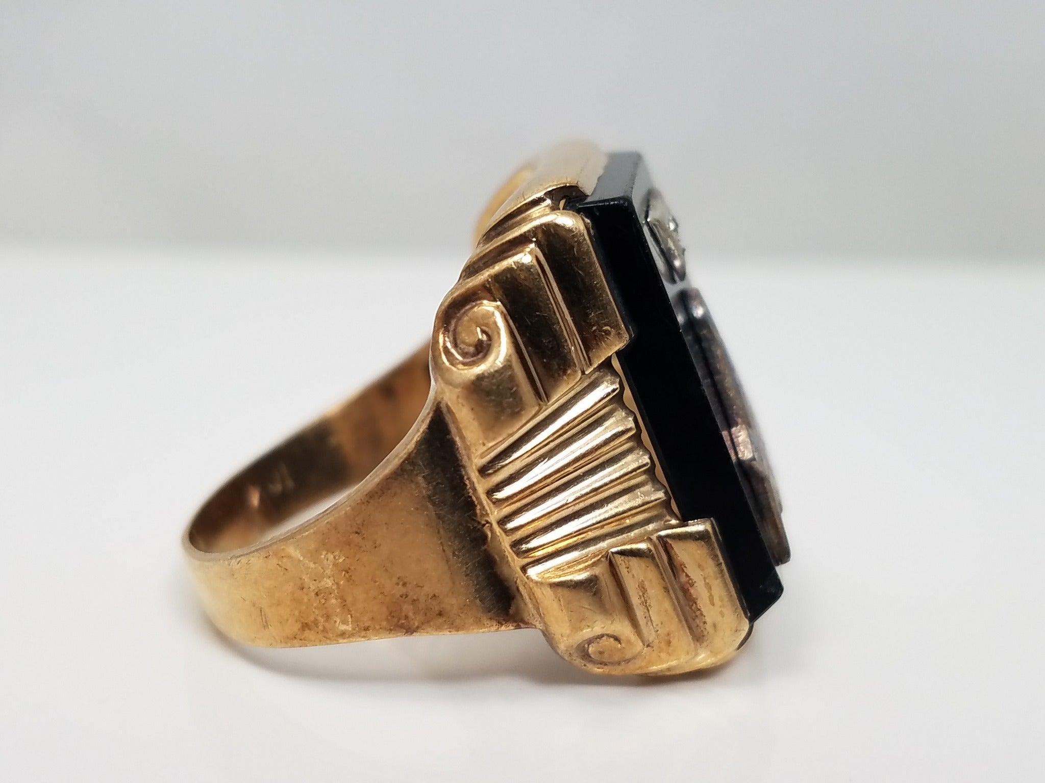 Vintage 10k Yellow Gold Natural Onyx Masonic Ring