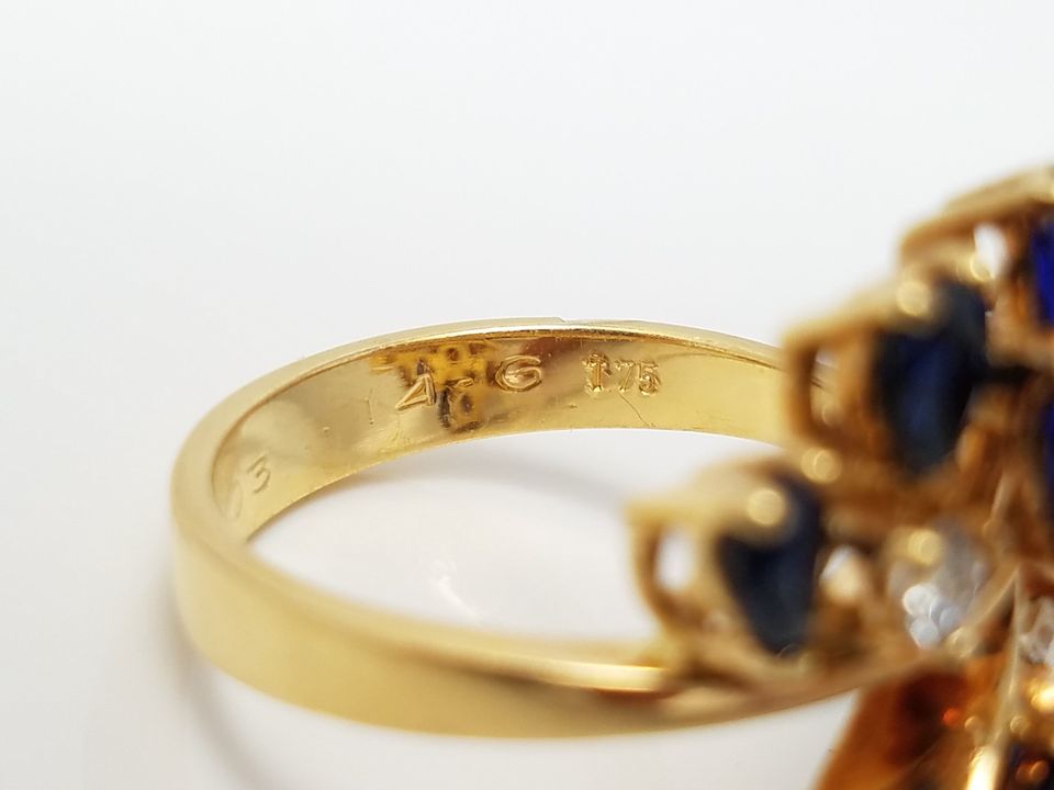 Elegant 18k Yellow Gold Natural Sapphire Diamond Custom Ring