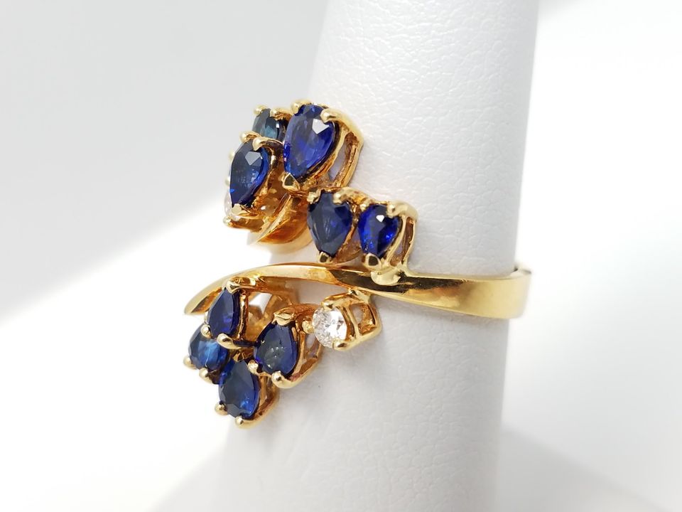 Elegant 18k Yellow Gold Natural Sapphire Diamond Custom Ring