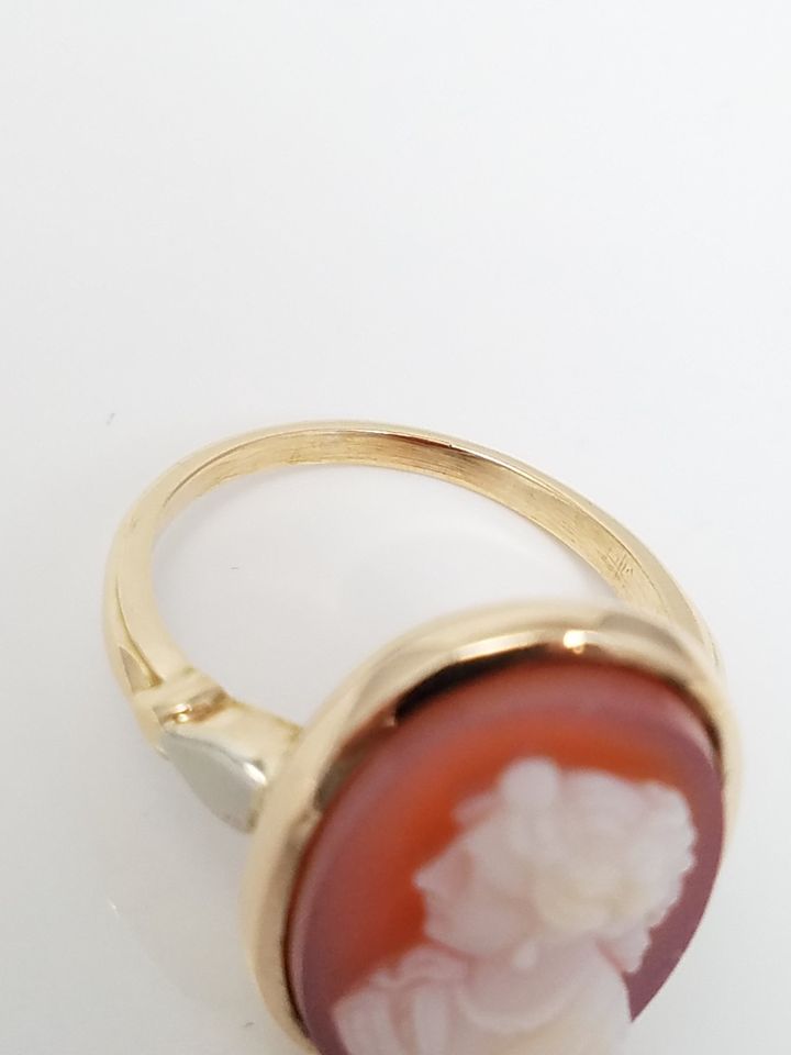 Early 1900's 14k Yellow Gold Hard Stone Agate Cameo Ring