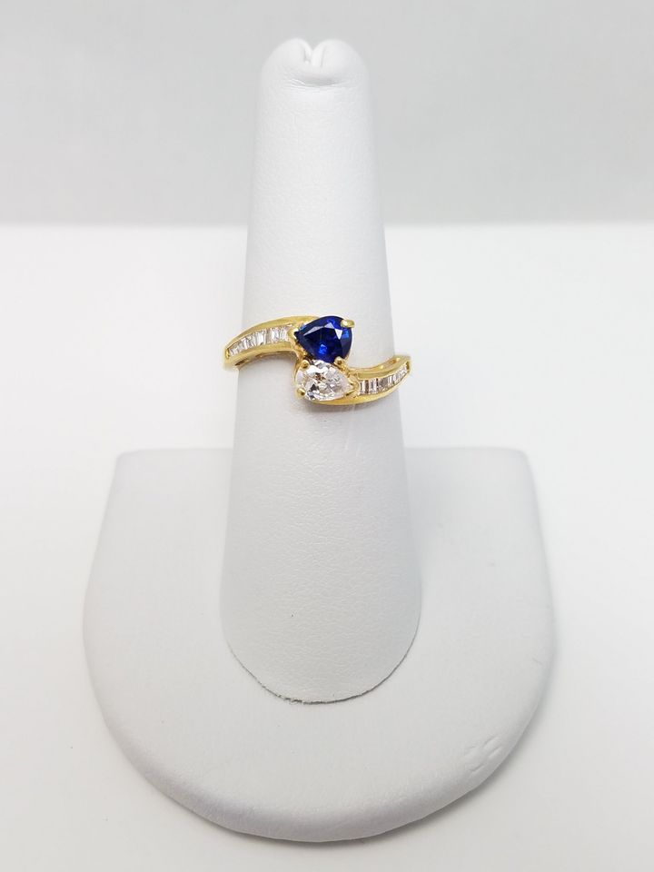 Enchanting 18k Yellow Gold Cubic Zirconia Natural Sapphire Diamond Toi Et Moi Ring