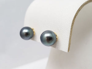 Classic 18k Yellow Gold Cultured Pearl Earrings