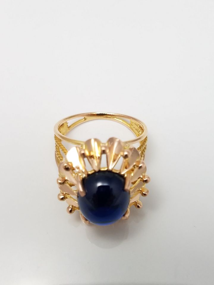 Vintage Synthetic Cabochon 14k Gold Ring