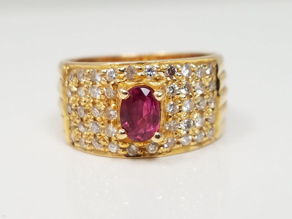 Elegant 18k Yellow Gold Natural Ruby Diamond Custom Ring