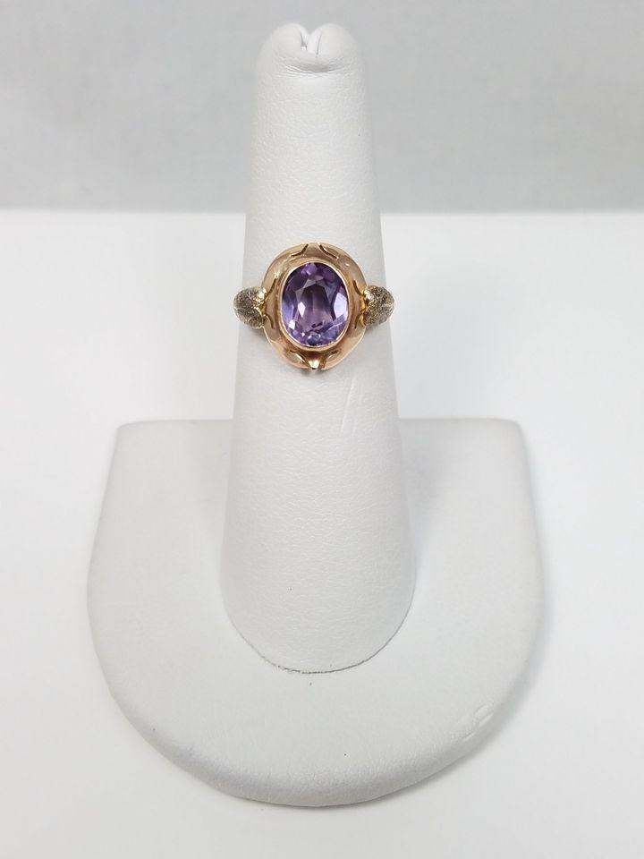 Charming Vintage 8k Yellow Gold Synthetic Gem Ring