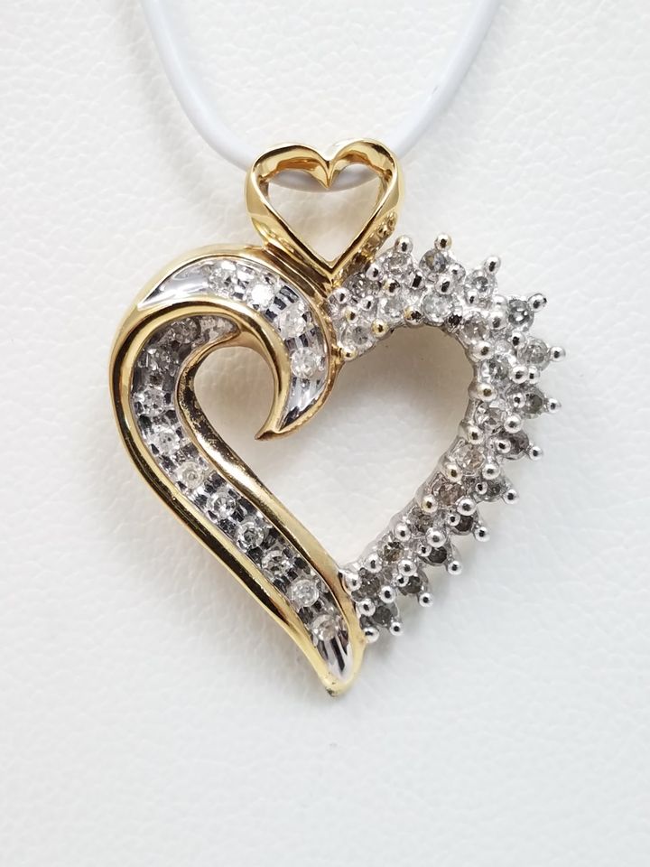 Cute 10k Yellow Gold Natural Diamond Double Heart Pendant