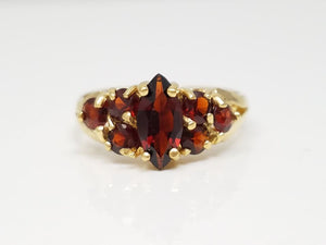 Vintage 18k Yellow Gold Natural Garnet Ring