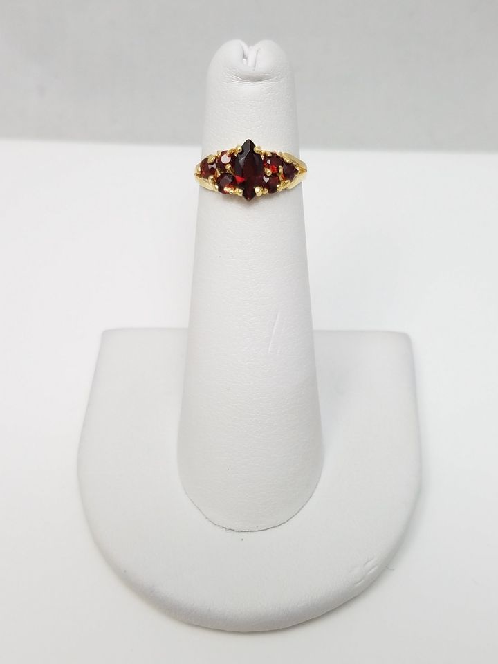 Vintage 18k Yellow Gold Natural Garnet Ring