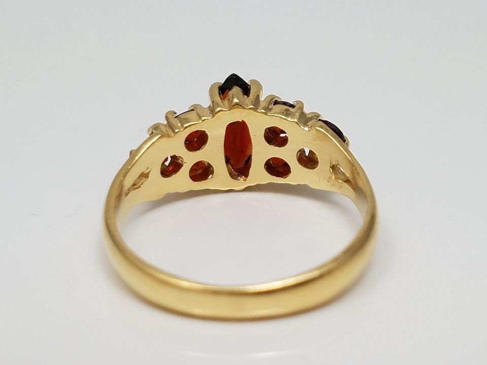 Vintage 18k Yellow Gold Natural Garnet Ring