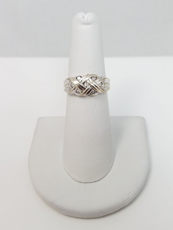 Sophisticated 10k White Gold Natural Diamond Ring Band