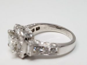 Stunning 18k White Gold Natural Diamond Engagement Ring