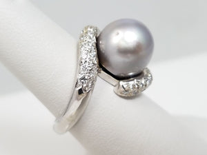 Spectacular 14k White Gold Tahitian Pearl Natural Diamond Ring