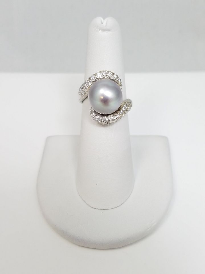 Spectacular 14k White Gold Tahitian Pearl Natural Diamond Ring