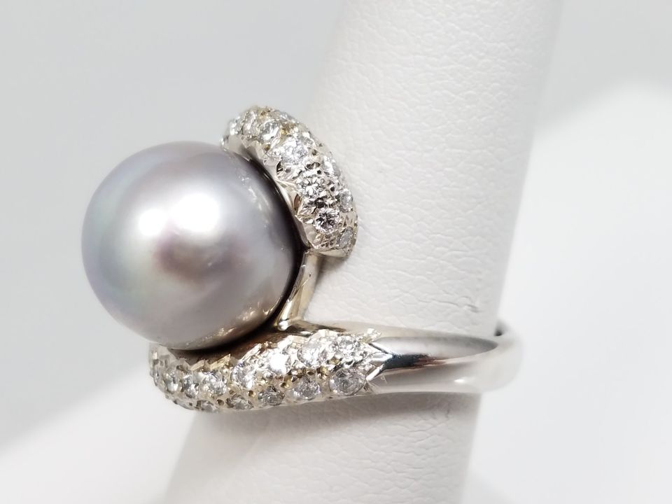 Spectacular 14k White Gold Tahitian Pearl Natural Diamond Ring