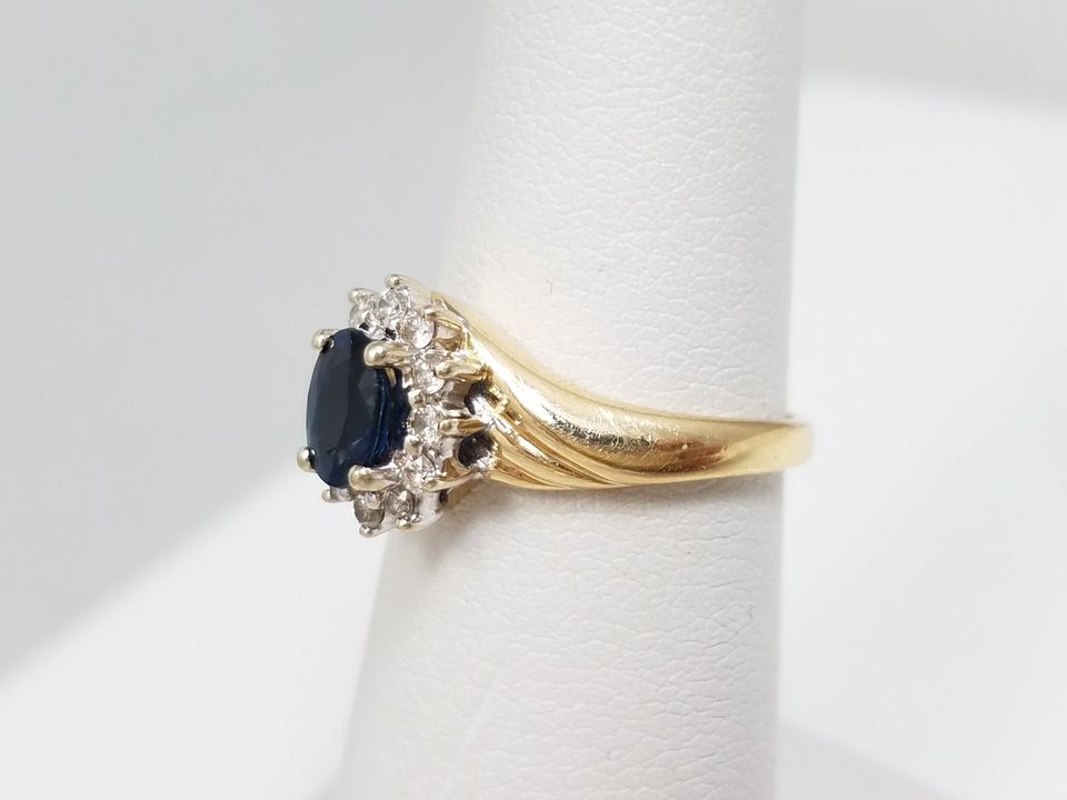 Glamorous 14k Yellow Gold Natural Sapphire Diamond Halo Ring