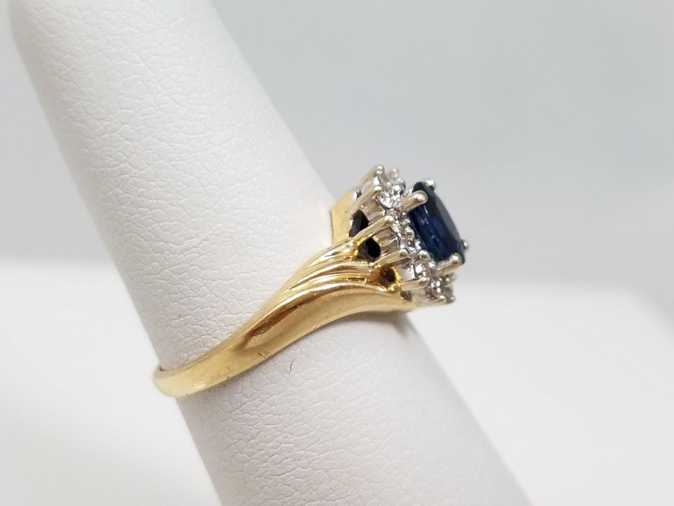 Glamorous 14k Yellow Gold Natural Sapphire Diamond Halo Ring