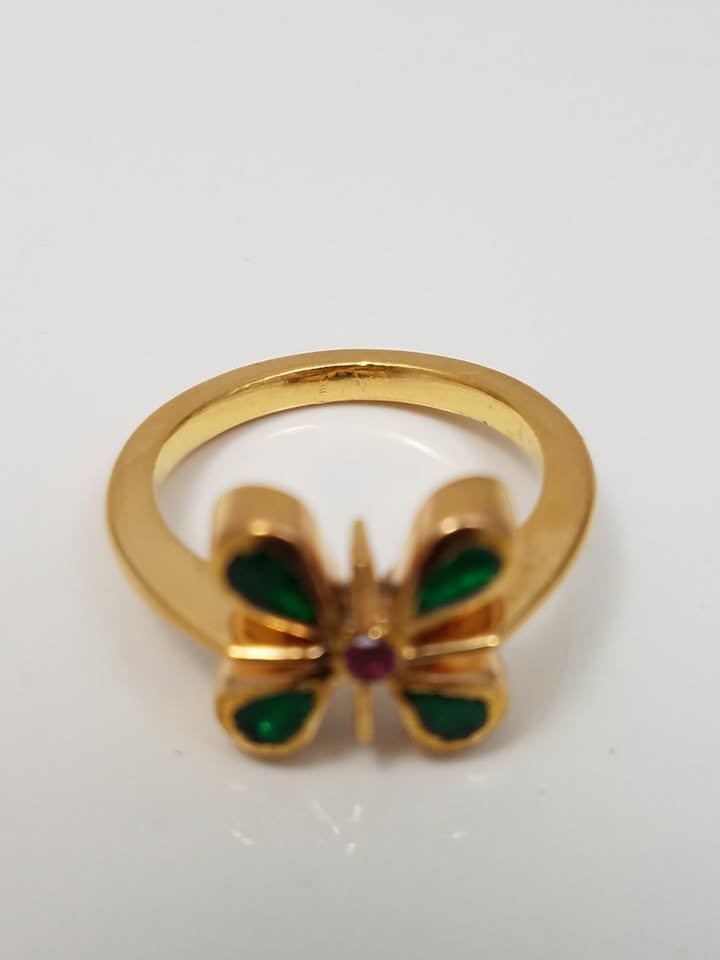 Cute 20k Yellow Gold Emerald & Ruby Flower Ring